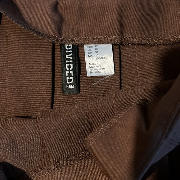 H&M brown pleated skirt, size 10 - Picture 3 of 4